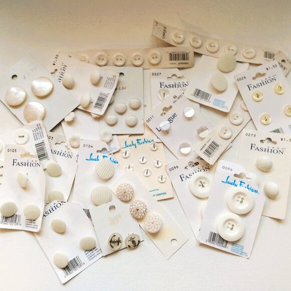 Large Vintage Button Lot-All Cards-Complete & Partials-350+ - Picture 8 of 13